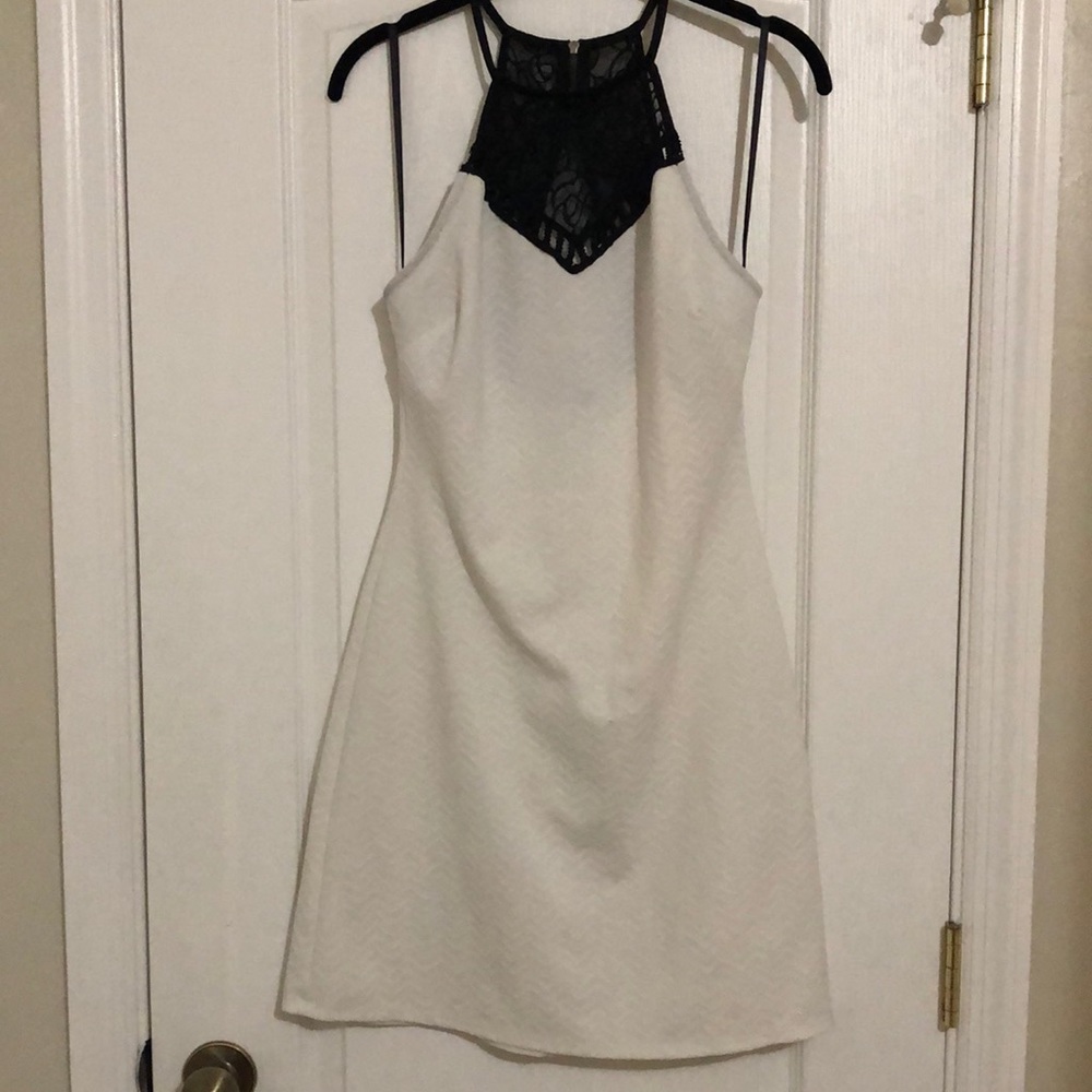 Sleeveless dress